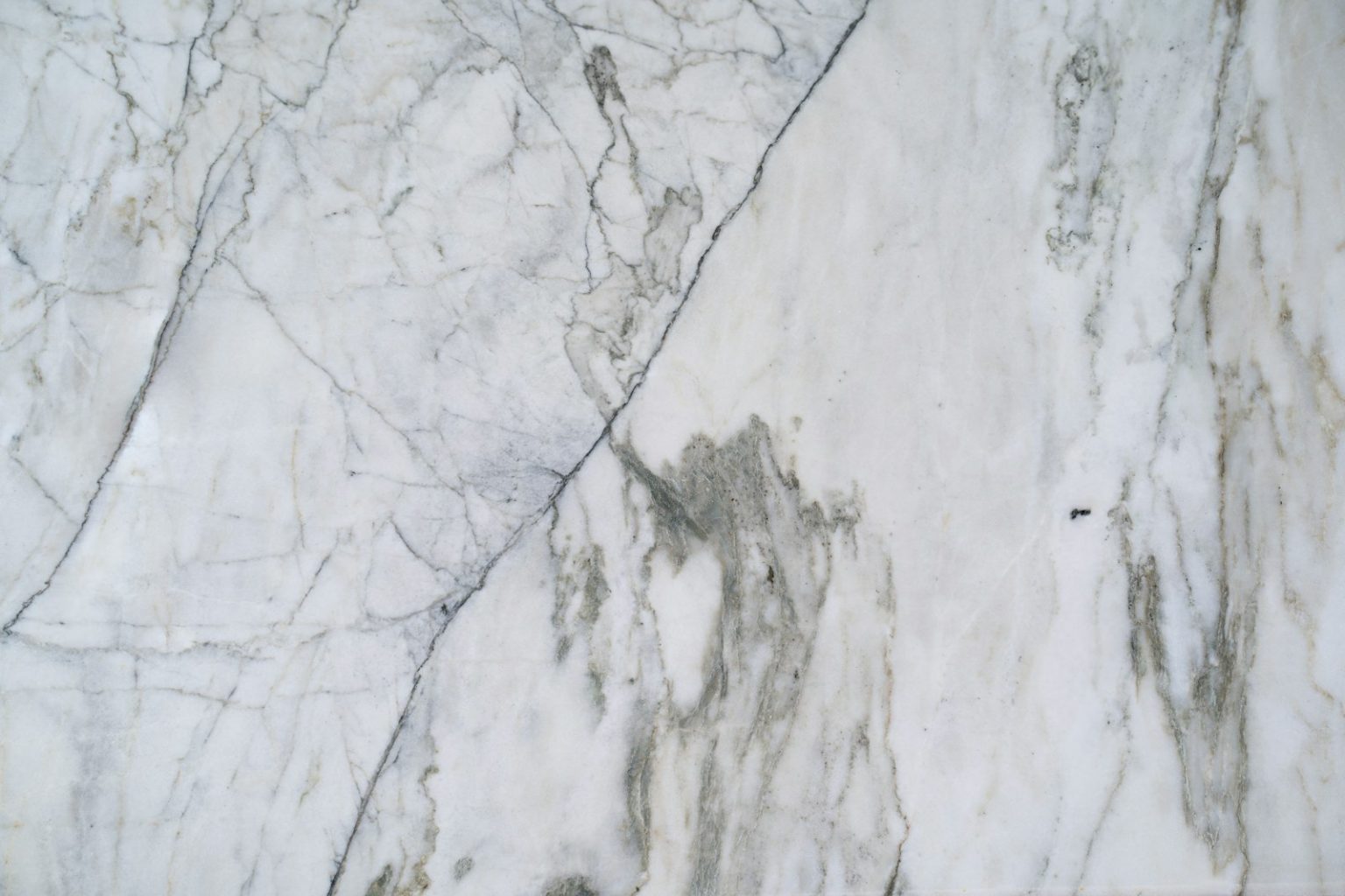 Lastra di marmo bianco venato